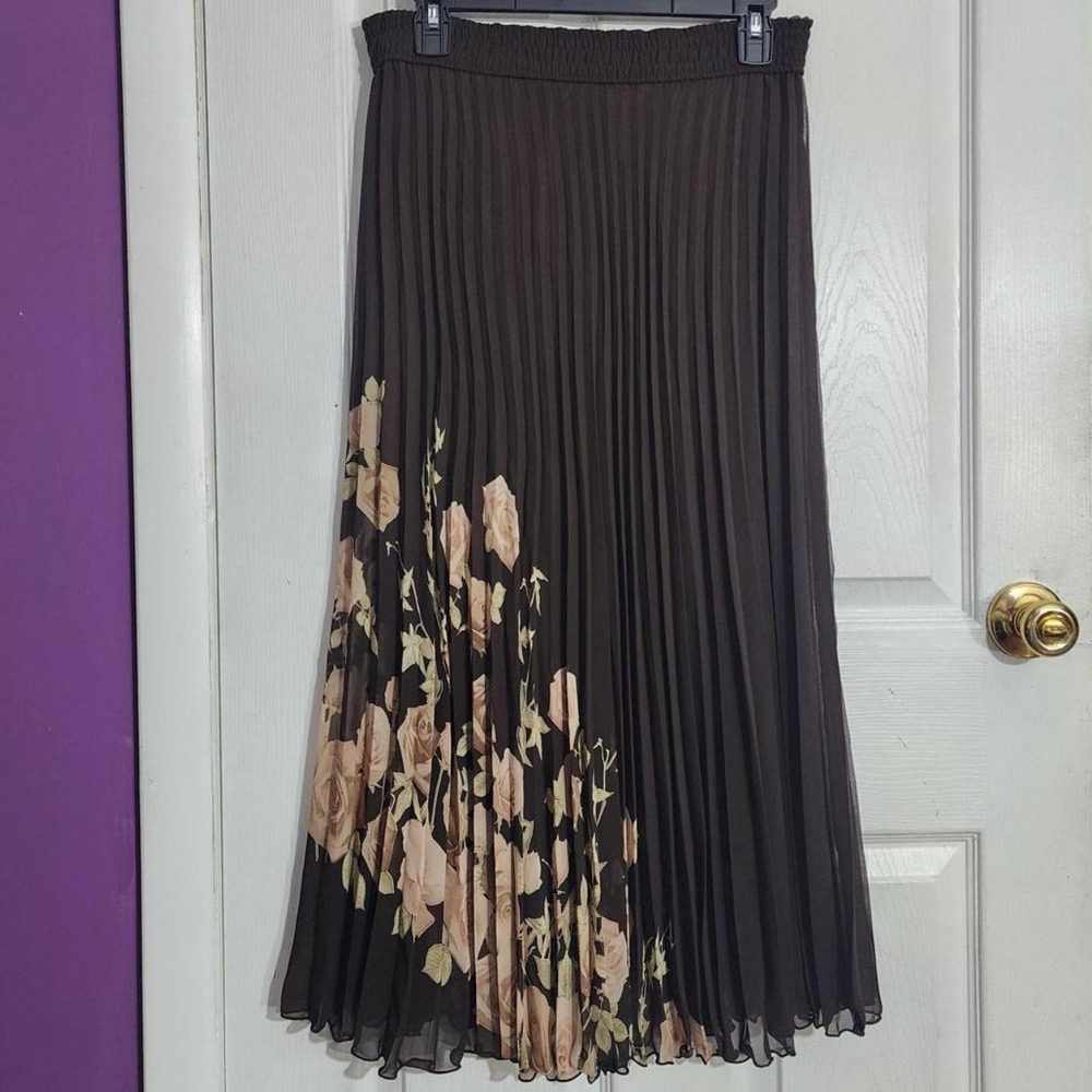 Brown Pleated Floral Maxi Skirt
